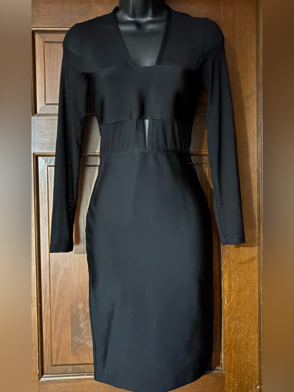 Women's Black Long Sleeve Sleek Midi Dress